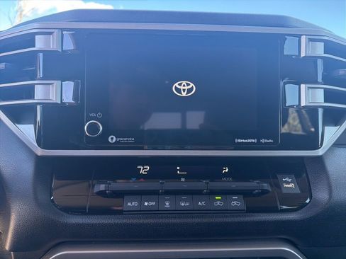 Used 2022 Toyota Tundra SR5 image 15