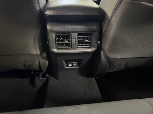 Used 2025 Toyota RAV4 XLE AWD/4WD image 32