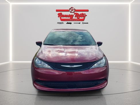 Used 2023 Chrysler Voyager LX FWD image 8