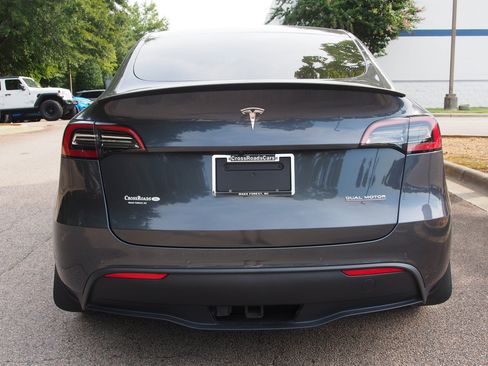 Used 2022 Tesla Model Y Performance AWD/4WD image 6