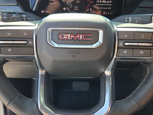 Used 2026 GMC Acadia Elevation w/ Elevation Premium Package FWD image 22