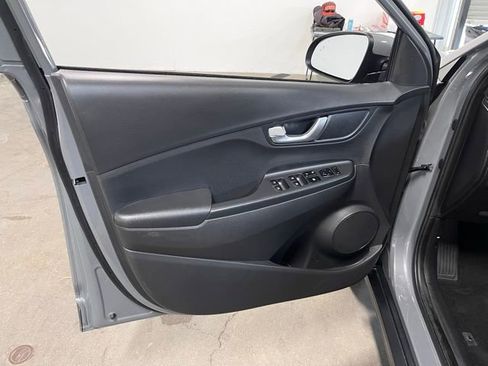 Used 2023 Hyundai Kona SE FWD image 24