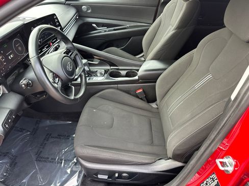 Used 2021 Hyundai Elantra SEL w/ Convenience + Premium Package FWD image 7