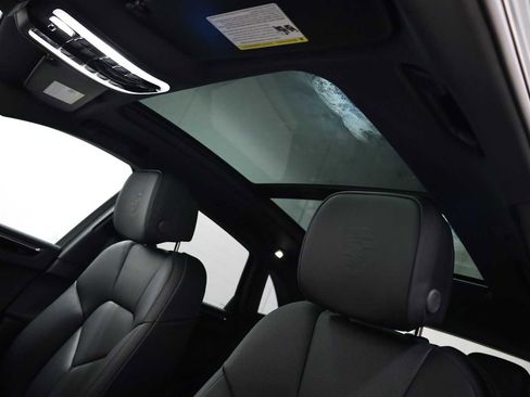 New 2026 Porsche Macan AWD/4WD image 20