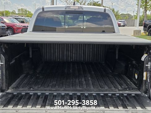 Used 2022 Toyota Tacoma TRD Sport w/ Technology Package AWD/4WD image 13