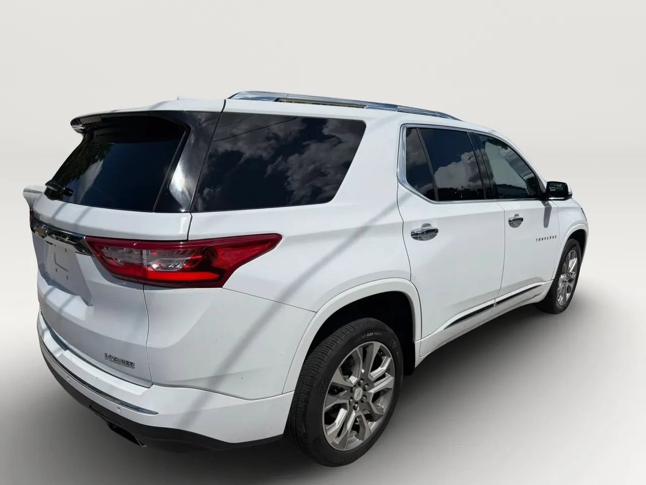 Used 2019 Chevrolet Traverse Premier AWD/4WD image 3