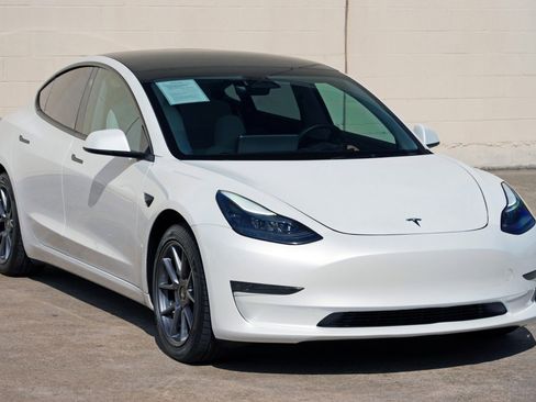 Used 2023 Tesla Model 3 Standard Range RWD image 55