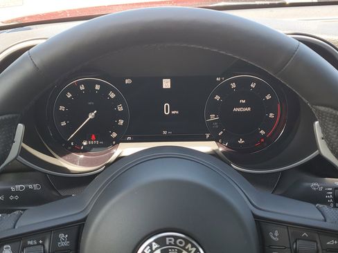 Used 2024 Alfa Romeo Giulia Veloce image 27