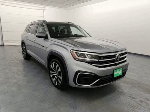 Used 2022 Volkswagen Atlas SEL Premium image 2