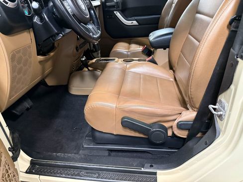 Used 2011 Jeep Wrangler Sahara w/ Connectivity Group AWD/4WD image 52