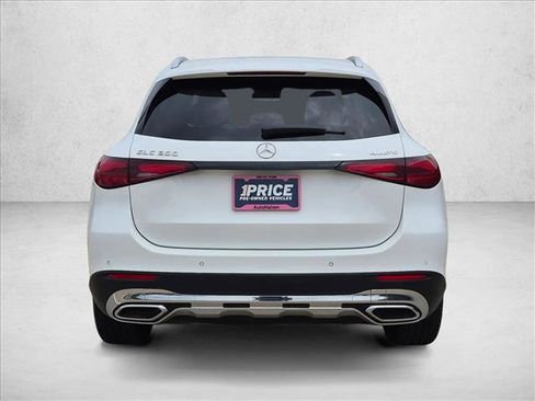 Used 2024 Mercedes-Benz GLC 300 4MATIC image 7