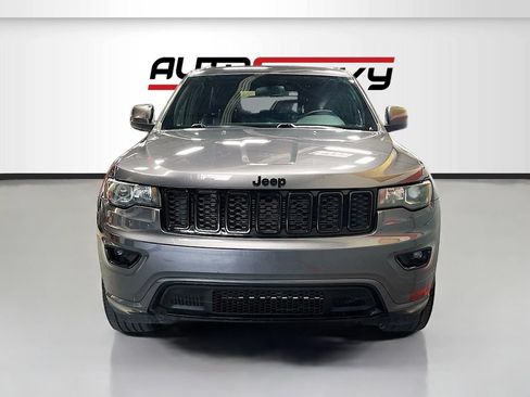 Used 2021 Jeep Grand Cherokee Laredo X AWD/4WD image 2