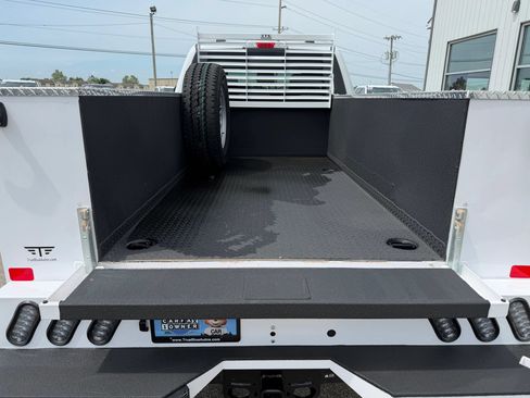 Used 2025 Ford F350 XLT AWD/4WD image 5