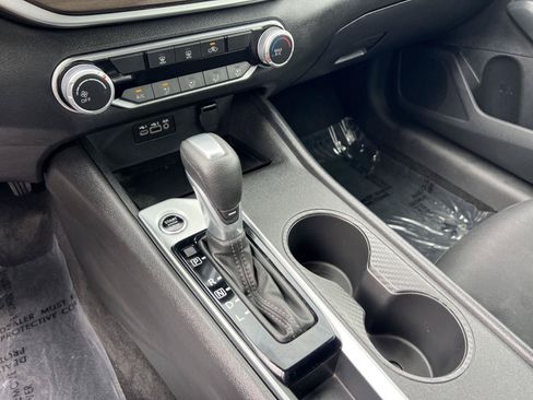 Used 2025 Nissan Altima 2.5 SV FWD image 37