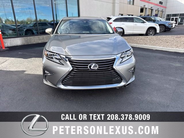 Used 2016 Lexus ES 300h w/ Luxury Package w/Wood Trim FWD image 9