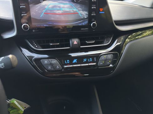Used 2021 Toyota C-HR LE FWD image 20