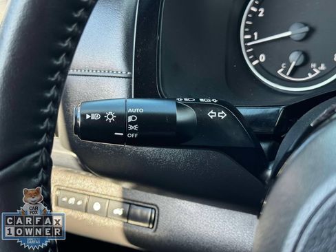Used 2025 Nissan Pathfinder SL AWD/4WD image 25