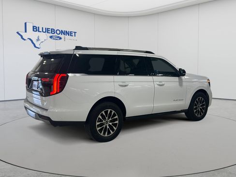 Used 2025 Ford Expedition Platinum AWD/4WD image 4