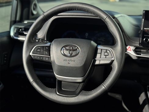 Certified 2025 Toyota Sienna Limited image 14