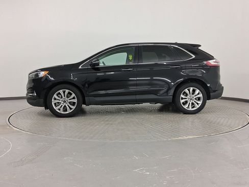 Used 2024 Ford Edge Titanium image 2