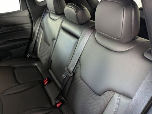 New 2026 Jeep Compass Latitude image 15