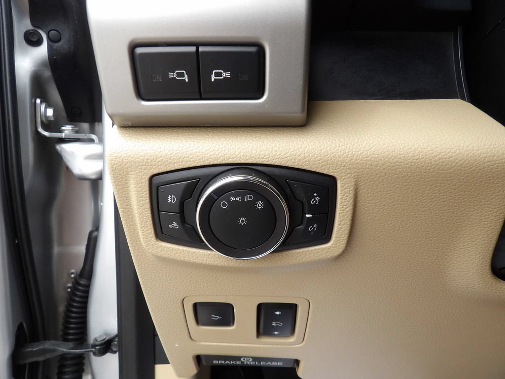 Used 2019 Ford F250 Lariat w/ Lariat Ultimate Package AWD/4WD image 19