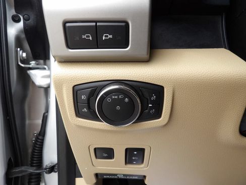 Used 2019 Ford F250 Lariat w/ Lariat Ultimate Package AWD/4WD image 19