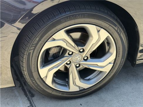 Used 2018 Honda Accord EX image 11