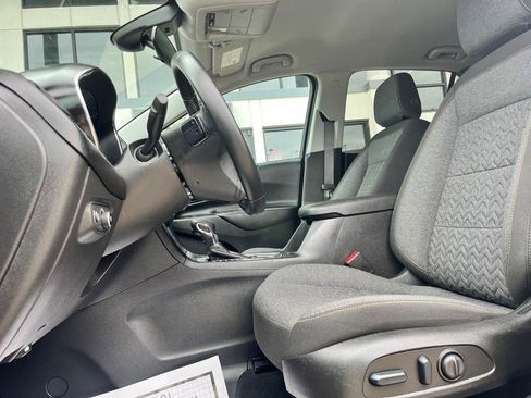 Used 2023 Chevrolet Equinox LT AWD/4WD image 11