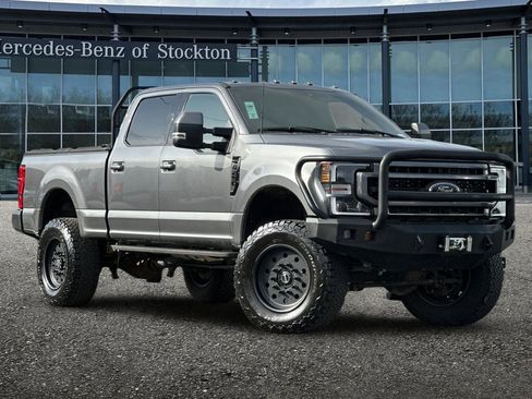 Used 2022 Ford F250 Lariat w/ Black Appearance Package image 2