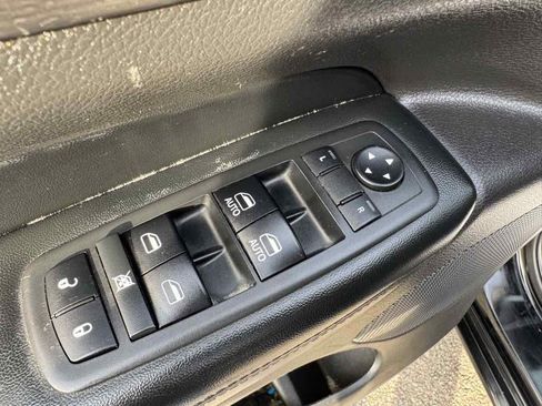 Used 2017 Jeep Grand Cherokee Altitude AWD/4WD image 25