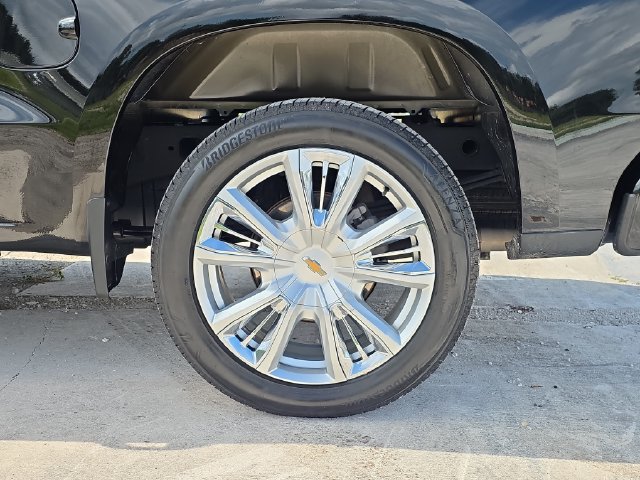 Certified 2022 Chevrolet Silverado 1500 High Country w/ High Country Premium Package AWD/4WD image 7