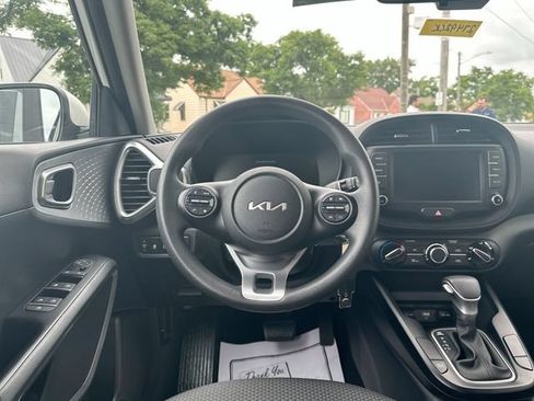 Certified 2023 Kia Soul LX w/ LX Technology Package FWD image 13