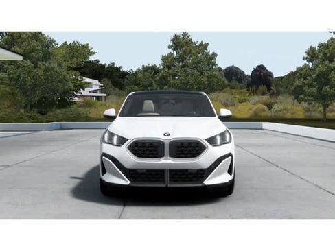 New 2026 BMW X2 xDrive28i w/ Technology Package AWD/4WD image 3