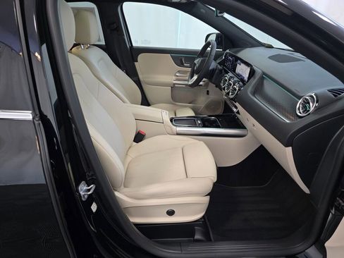 Used 2025 Mercedes-Benz GLA 250 4MATIC image 21