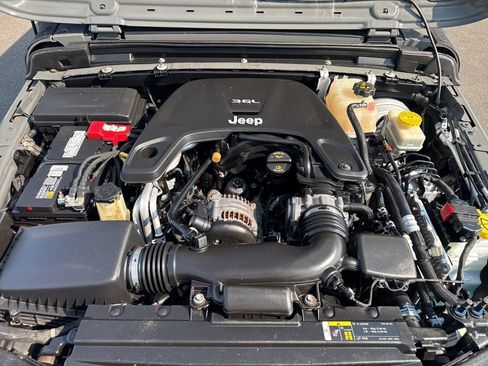 Used 2018 Jeep Wrangler Unlimited Sahara w/ Quick Order Package 24M Moab image 11