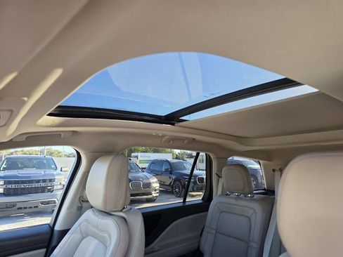 Used 2020 Lincoln Aviator Reserve w/ Elements Package Plus image 10