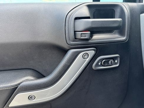 Used 2015 Jeep Wrangler Unlimited Sport AWD/4WD image 15