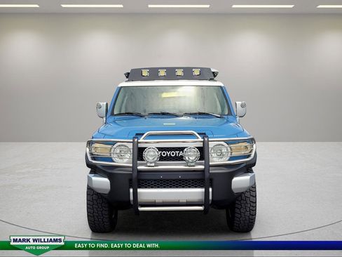 Used 2013 Toyota FJ Cruiser 4WD w/ Convenience Pkg image 9