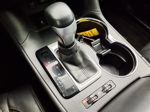 Used 2017 Toyota Highlander AWD V6 image 21