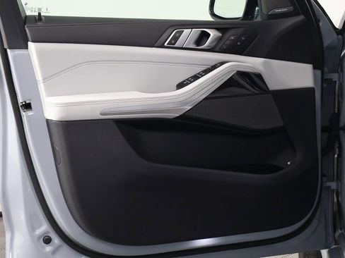 Used 2025 BMW X5 xDrive50e w/ M Sport Package image 12