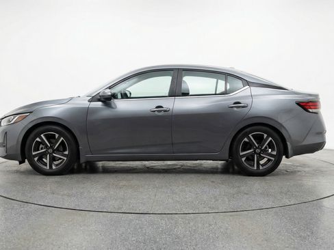 Used 2025 Nissan Sentra SV FWD image 5