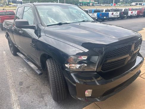 Used 2019 RAM 1500 Express w/ Express Value Package AWD/4WD image 9