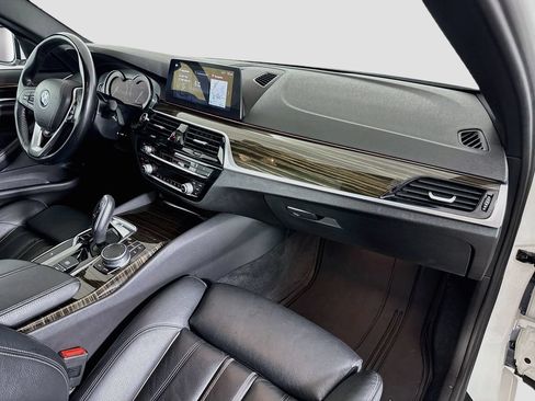 Used 2018 BMW 530i xDrive AWD/4WD image 28