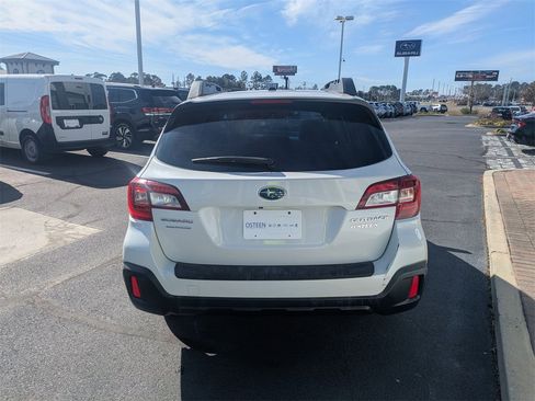 Used 2019 Subaru Outback 2.5i image 6