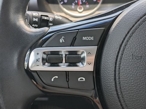 Certified 2019 Kia Cadenza Technology image 37