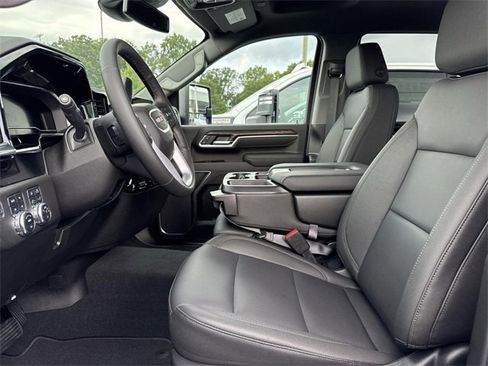 New 2025 GMC Sierra 2500 SLT image 11