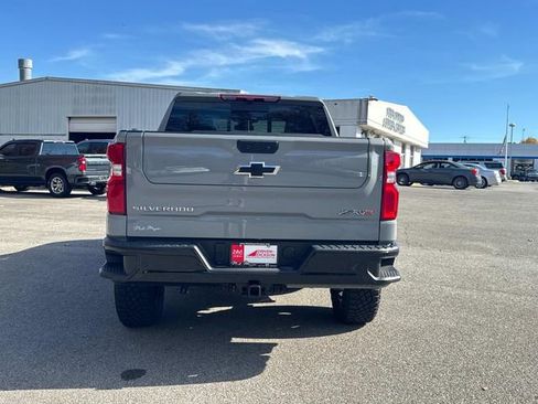 Certified 2025 Chevrolet Silverado 1500 ZR2 image 5