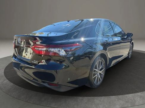 Used 2023 Toyota Camry XLE image 5