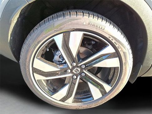 New 2025 Volvo XC40 B5 Ultra w/ Protection Package Premier image 5